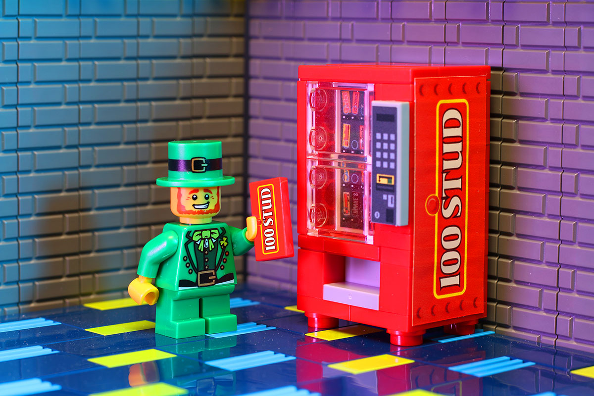 100 Stud - B3 Customs® Candy Vending Machine